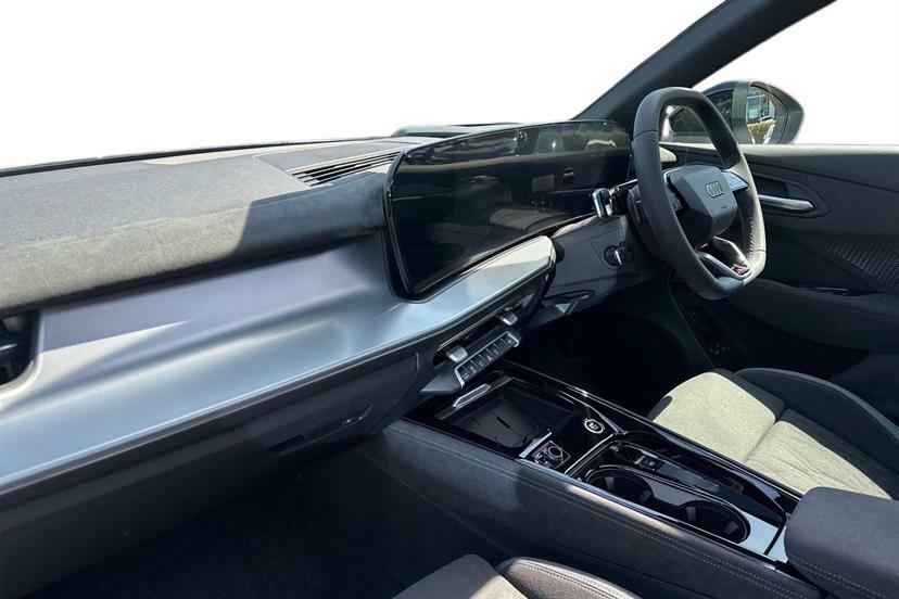 Audi Q3 1.5 E-hybrid Launch Edition S Tronic KY75CSX Grey #2