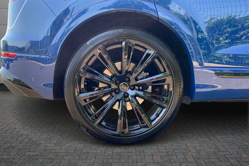 Audi Q8 3.0 Tdi Quattro 286 Black Edition Tiptronic WU26EZZ Blue #5