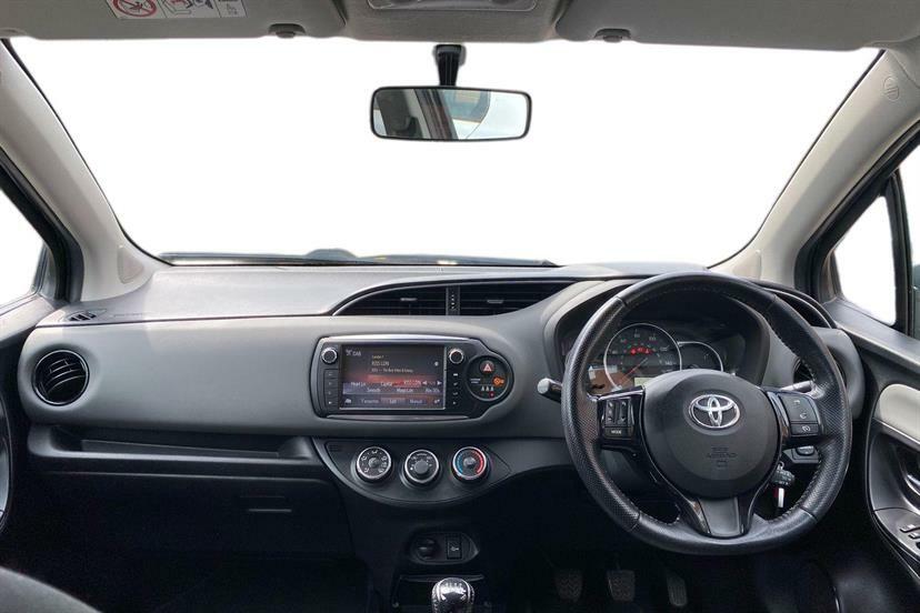 Toyota Yaris 1.33 Vvt-i Design SG16YZW Black #5