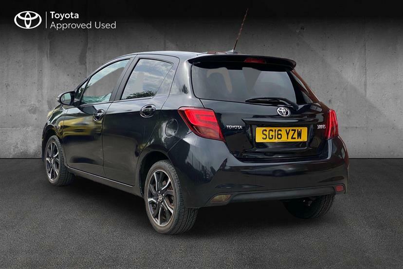 Toyota Yaris 1.33 Vvt-i Design SG16YZW Black #4