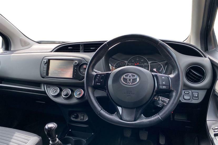 Toyota Yaris 1.33 Vvt-i Design SG16YZW Black #6