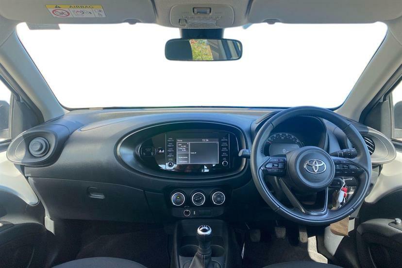 Toyota Aygo X 1.0 Vvt-i Pure CK23DHX White #5