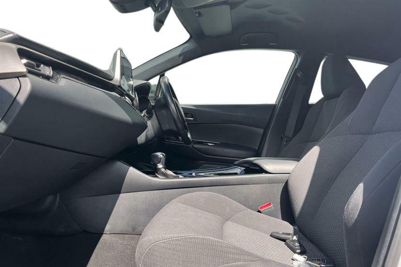 Toyota C-Hr 1.8 Hybrid Dynamic Cvt YE68HZB Silver #2