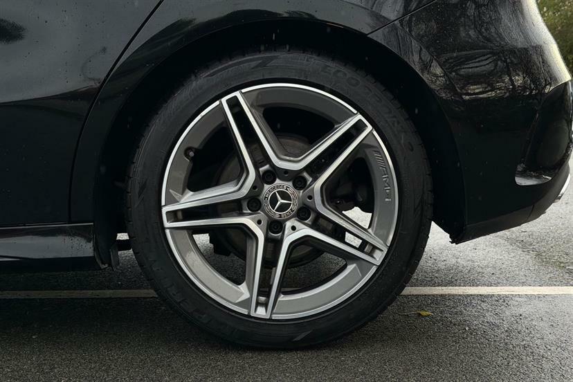 Mercedes-Benz A Class A180 Amg Line WD19YAA Black #4