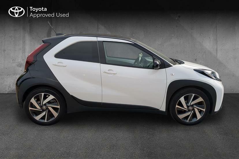 Toyota Aygo X 1.0 Vvt-i Edge Canvasparking LL23RUV Black #4