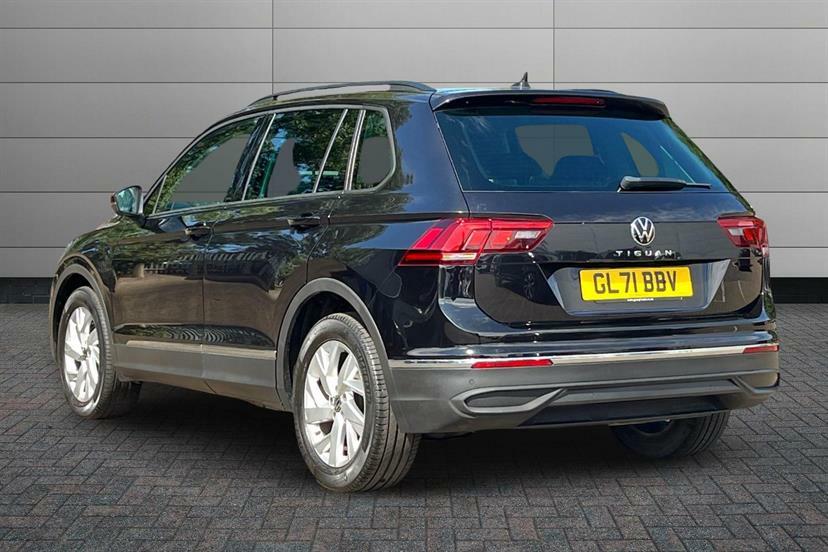 Volkswagen Tiguan 1.5 Tsi 150 Life GL71BBV Black #3