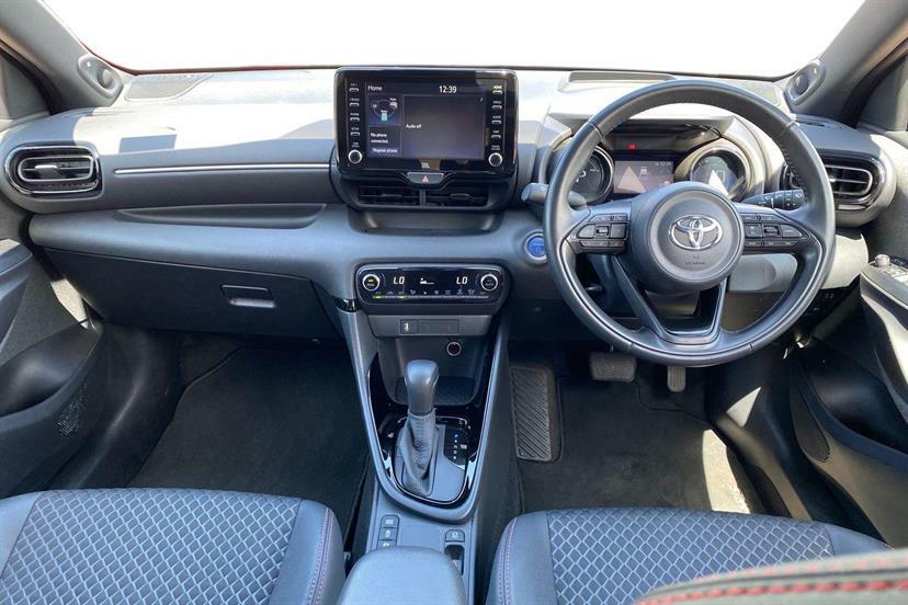Toyota Yaris 1.5 Hybrid Launch Edition Cvt FH70LWR Orange #5