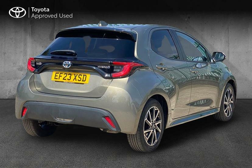 Toyota Yaris 1.5 Hybrid Design Cvt EF23XSD Brown #2