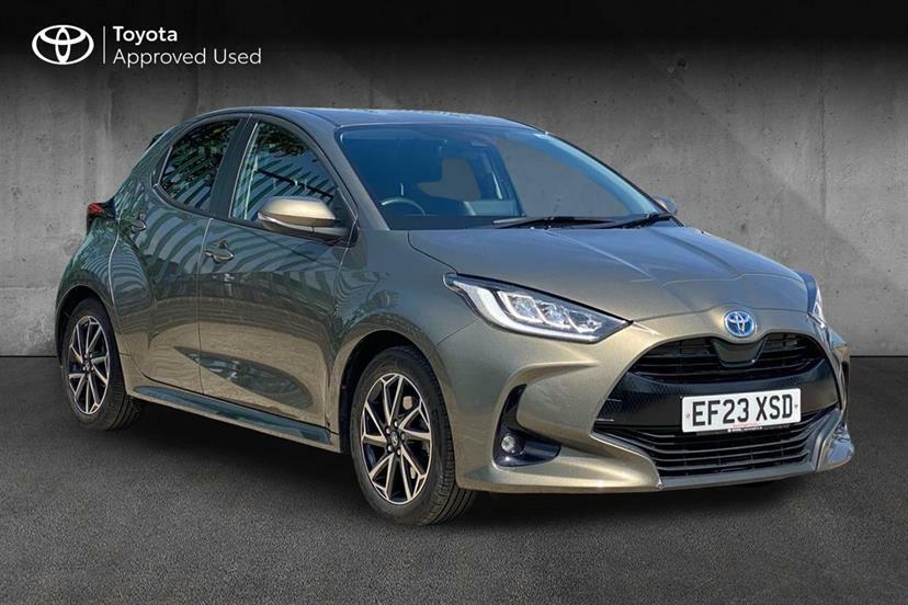 Toyota Yaris 1.5 Hybrid Design Cvt Brown