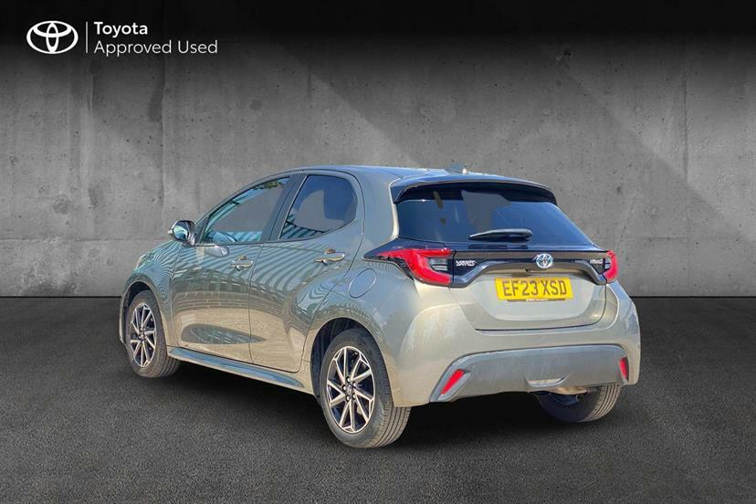 Toyota Yaris 1.5 Hybrid Design Cvt EF23XSD Brown #4