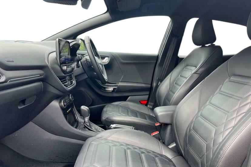 Ford Puma 1.0 Ecoboost Hybr Mhev 155 St-line Vignale Dct FL23PBZ Black #2