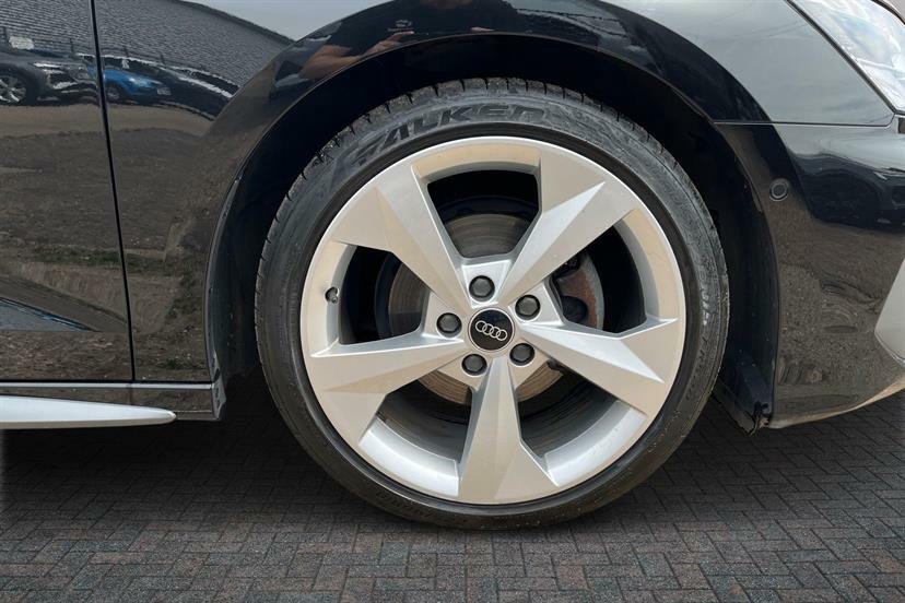 Audi A3 35 Tfsi S Line Comfortsound ET72VJX Black #5