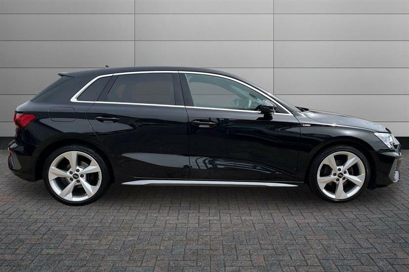 Audi A3 35 Tfsi S Line Comfortsound ET72VJX Black #4