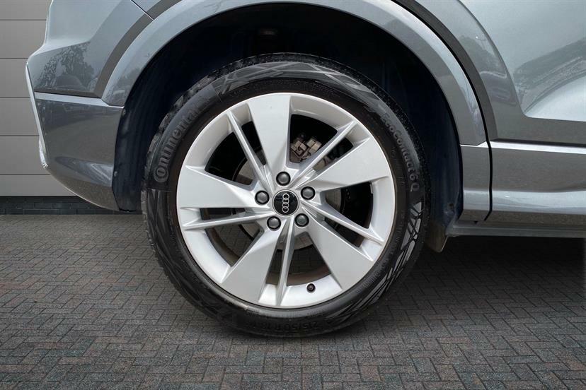 Audi Q2 30 Tfsi S Line YG23UXF Grey #5