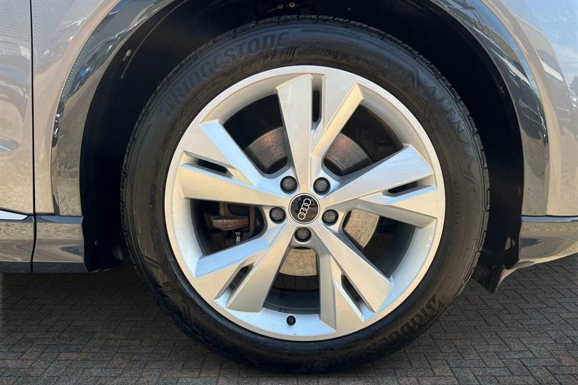 Audi Q4 E Tron 125Kw 35 55Kwh S Line LL72WNM Grey #5