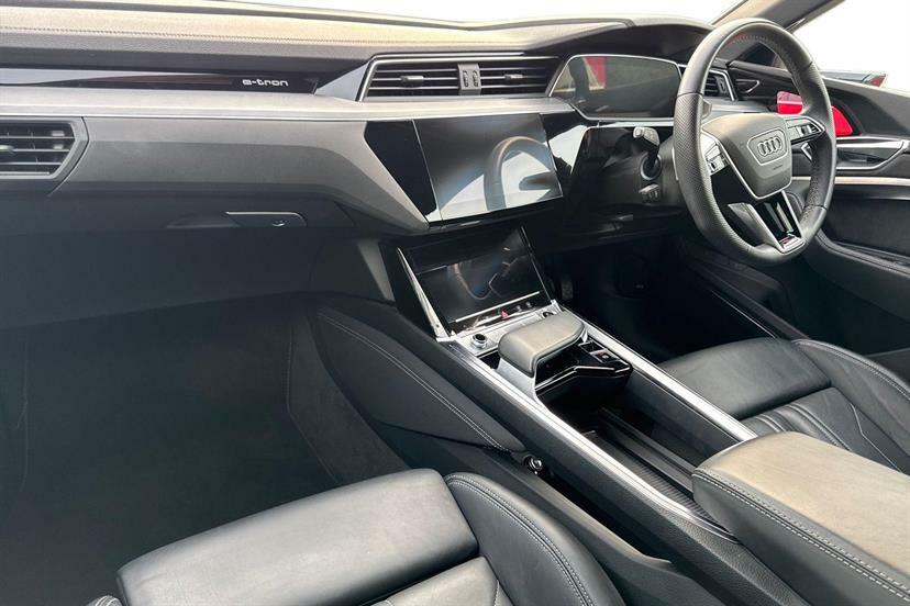 Audi E-tron 300Kw 55 Quattro 95Kwh S Line Cs RK21PHF Red #2