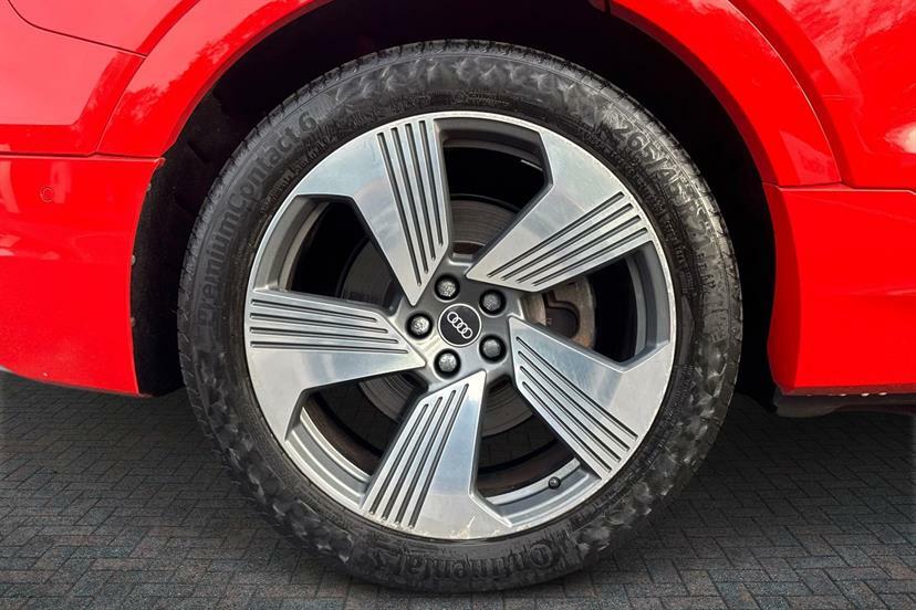 Audi E-tron 300Kw 55 Quattro 95Kwh S Line Cs RK21PHF Red #5