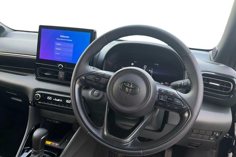 Toyota Yaris 1.5 Hybrid 130 Excel Cvt RV26WOA Black #6