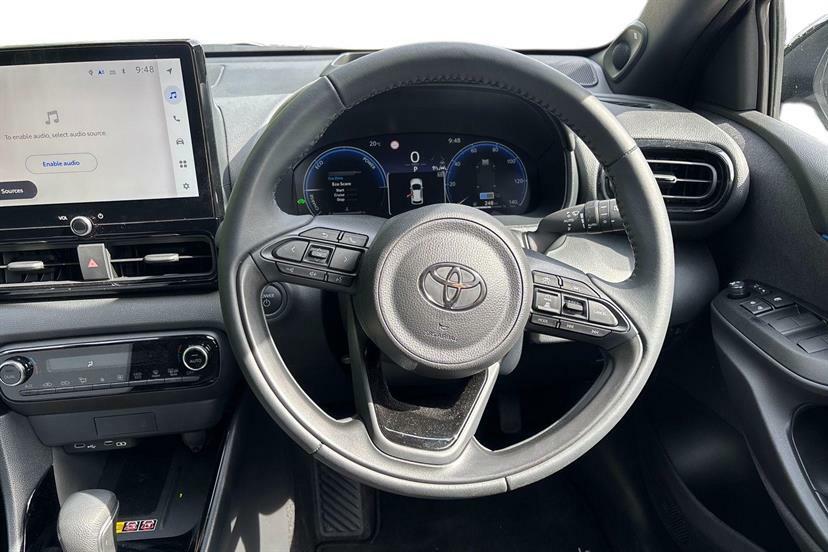 Toyota Yaris 1.5 Hybrid 130 Premiere Edition Cvt Silver #6