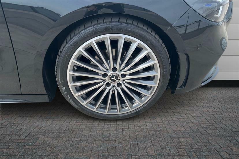 Mercedes-Benz B Class B200d Amg Line Premium Plus Black #4