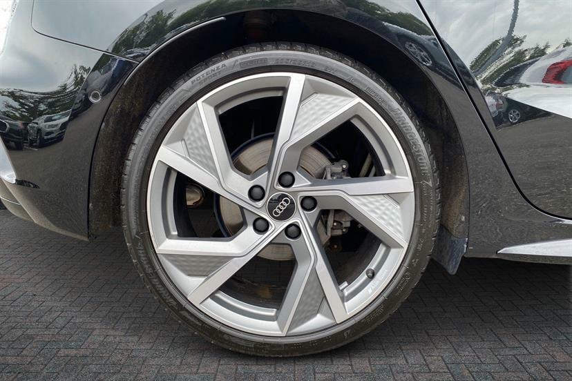 Audi A3 35 Tfsi Black Edition S Tronic DC25VYK Black #5