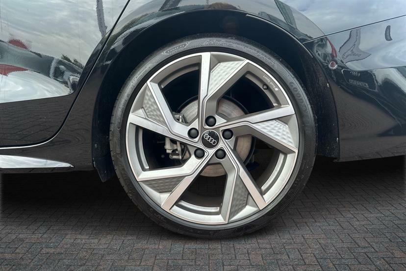 Audi A3 1.5 Tfsi 150 Black Edition S Tronic MW75EYY Black #5