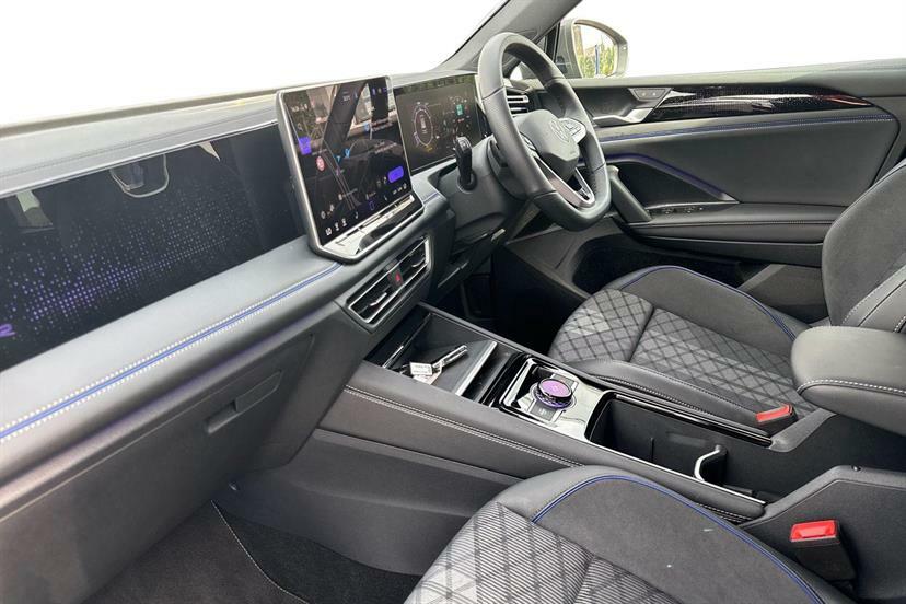 Volkswagen Tiguan 1.5 Etsi 150 R-line Dsg MK75AXN Grey #2
