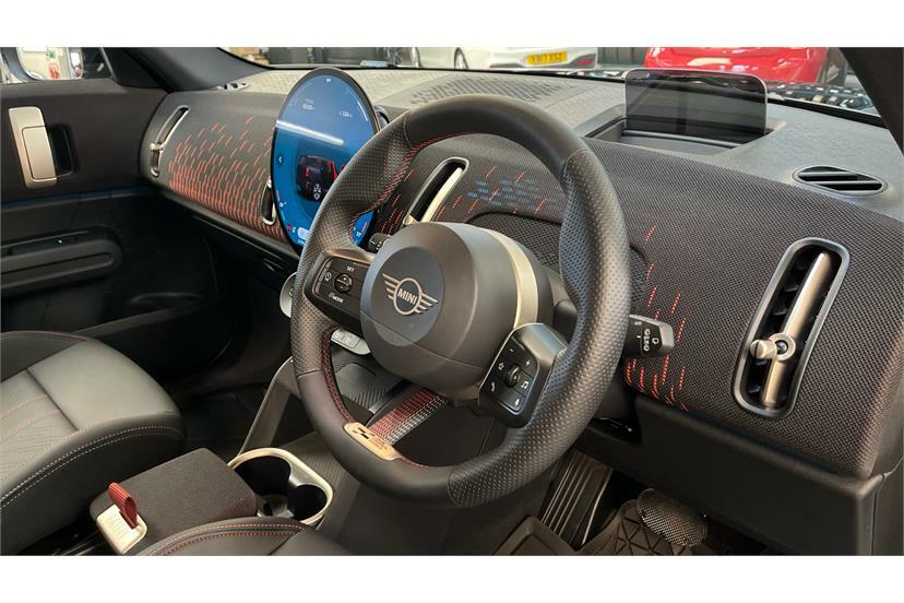 Mini Countryman 150Kw E Sport 66Kwh Black #6