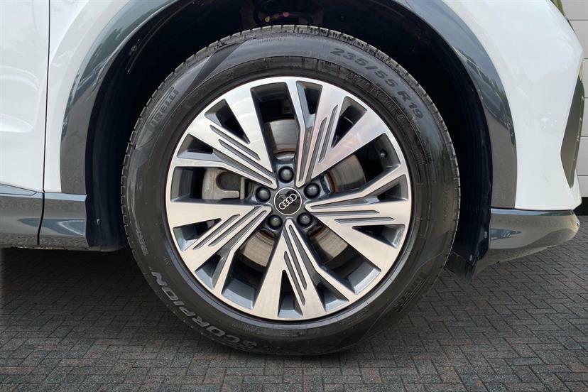 Audi Q4 E Tron 210Kw 45 Quattro 82Kwh Sport Leather KR75WBT White #5