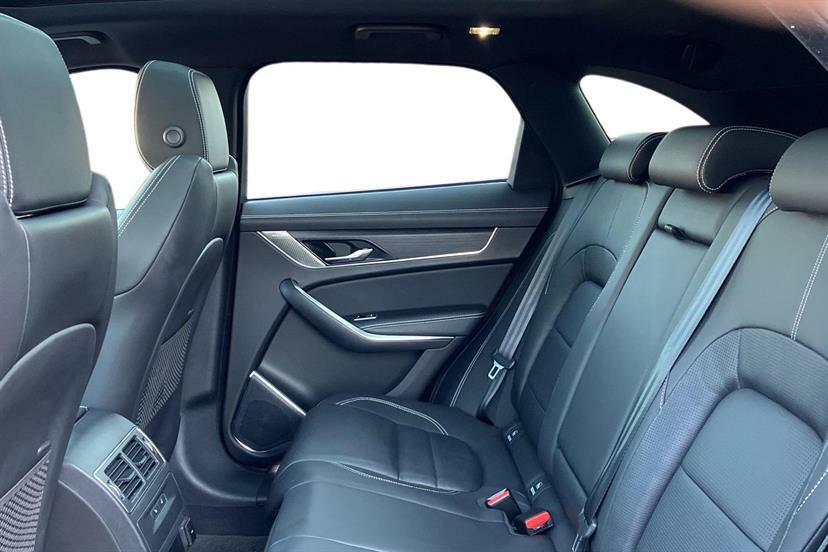Jaguar F-Pace 2.0 P250 R-dynamic Se Black Awd Red #4
