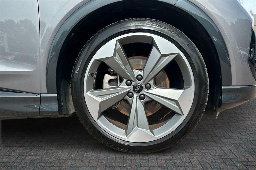 Audi Q4 E Tron 210Kw 45 82Kwh Black Edition Tech Pack KM25LKU Grey #5