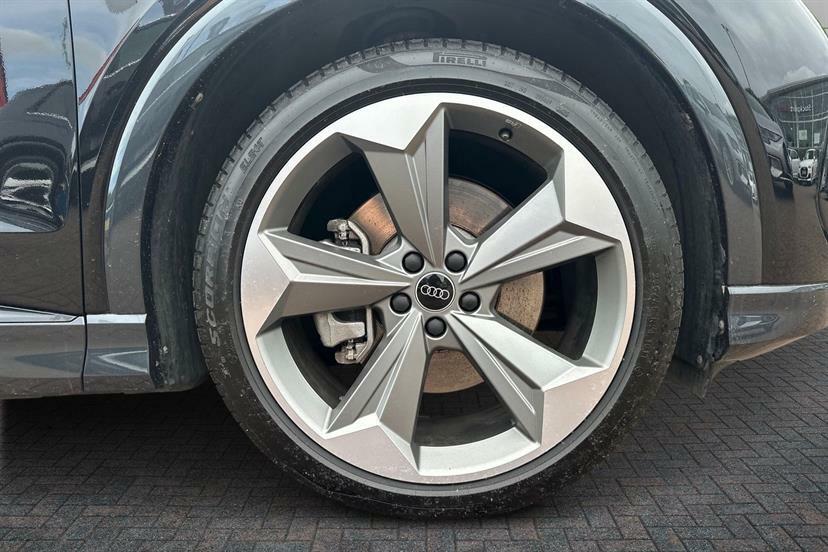 Audi Q4 E Tron 210Kw 45 82Kwh Black Edition Tech Pack KW25FBE Black #5
