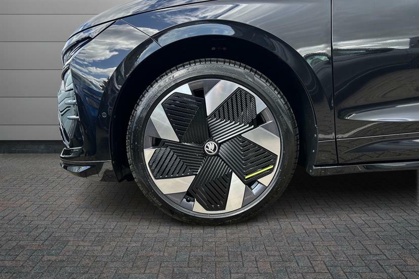 Skoda ENYAQ 250Kw Vrs 84Kwh 4X4 Black #5