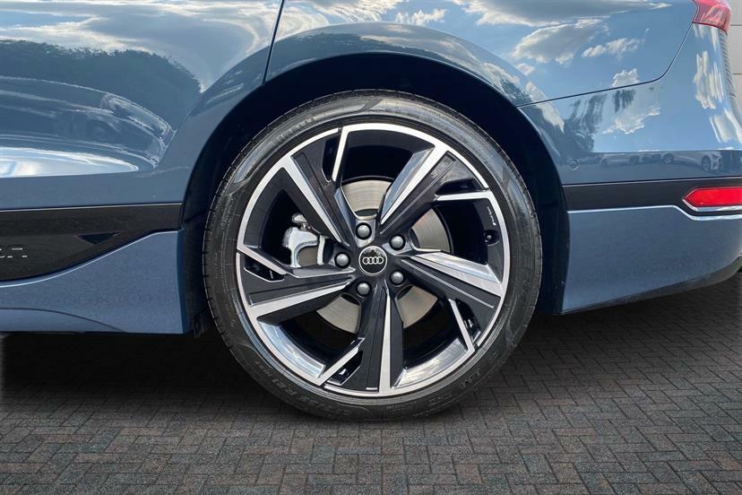 Audi A6 270Kw Performance 100Kwh Black Edition WN26VPC Blue #5