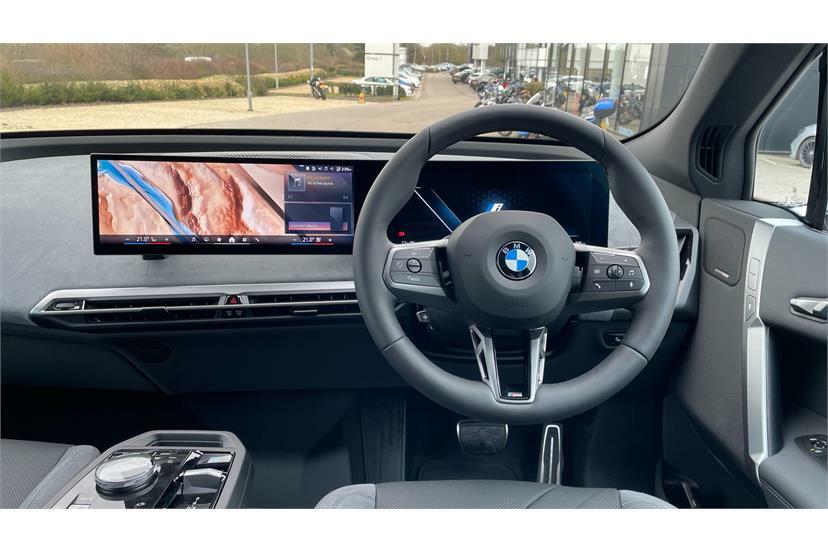BMW iX 300Kw Xdrive45 M Sport 101Kwh AO26KKD White #5