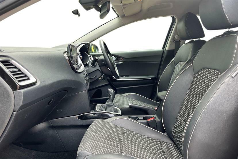 Kia Ceed 1.5T Gdi Isg 3 RV23VLA Silver #2
