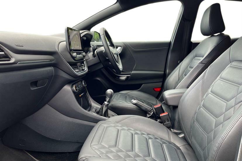 Ford Puma 1.0 Ecoboost Hybrid Mhev 155 St-line Vignale Black #2