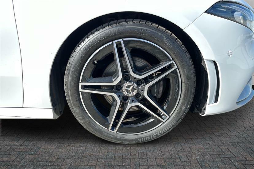 Mercedes-Benz A Class A200 Amg Line Executive KN23YUU White #4