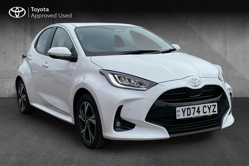 Toyota Yaris 1.5 Hybrid Design Cvt Safety Pack White