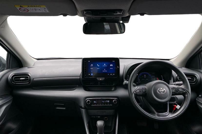 Toyota Yaris 1.5 Hybrid Design Cvt Safety Pack YD74CYZ White #5