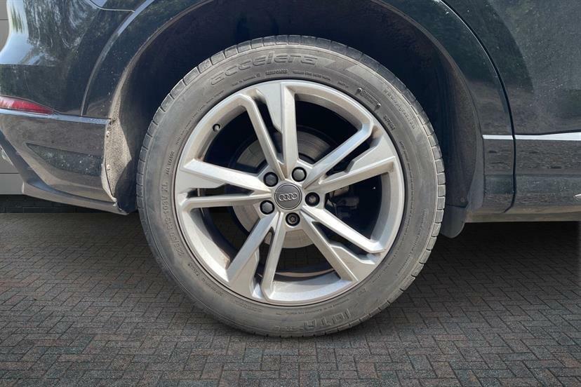 Audi Q3 35 Tfsi S Line S Tronic ET68JCX Black #5