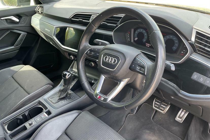 Audi Q3 35 Tfsi S Line S Tronic ET68JCX Black #6