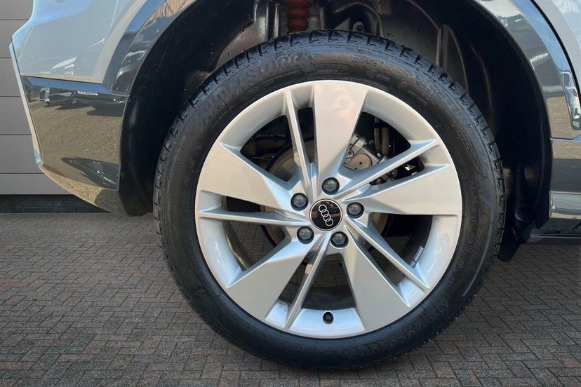 Audi Q2 35 Tfsi S Line S Tronic Grey #5