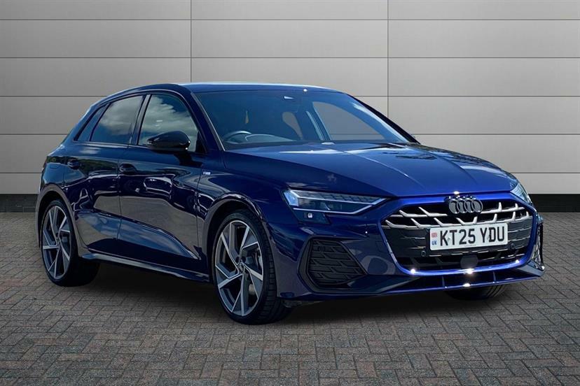 Audi A3 35 Tfsi Black Edition S Tronic Blue