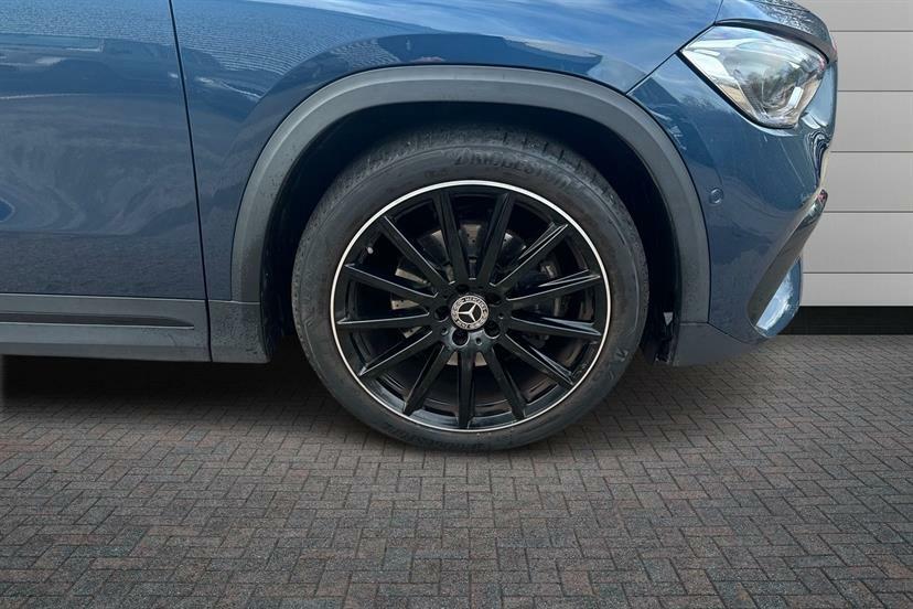 Mercedes-Benz GLA Class 200 Amg Line Premium Plus Night Ed KP23OOF Blue #4