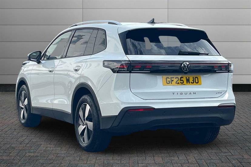 Volkswagen Tiguan 1.5 Etsi 150 Match Dsg GF25WJO White #3