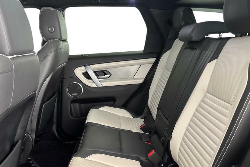 Land Rover Discovery Sport 2.0 D200 Dynamic Hse 5 Seat BP73LDL Black #4