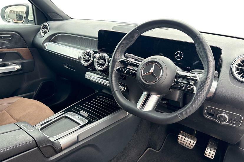 Mercedes-Benz GLB Class 220D 4Matic Amg Line Premium 8G-tronic White #5