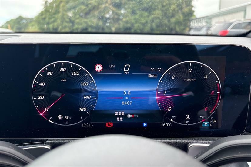 Mercedes-Benz GLB Class 220D 4Matic Amg Line Premium 8G-tronic White #6