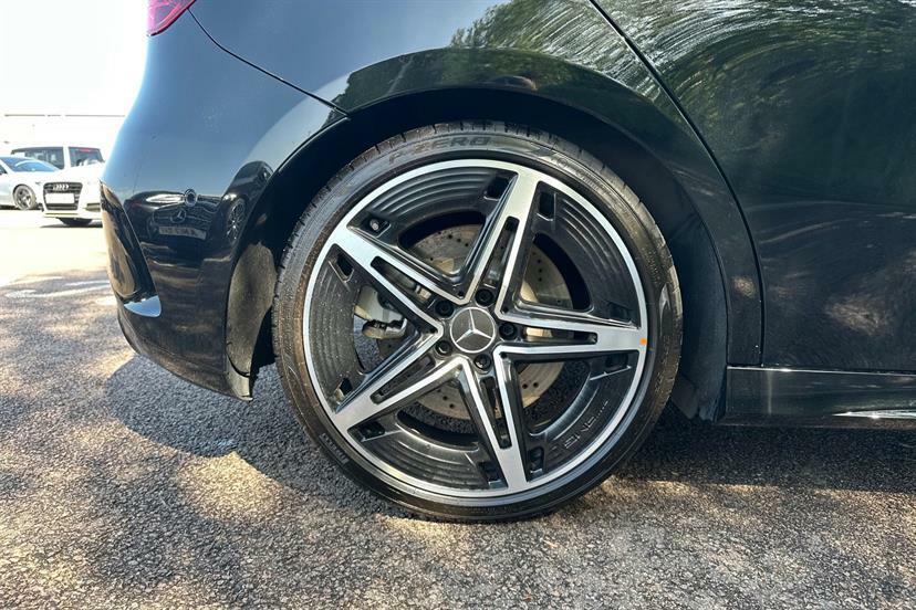 Mercedes-Benz A Class A35 4Matic Premium Black #4